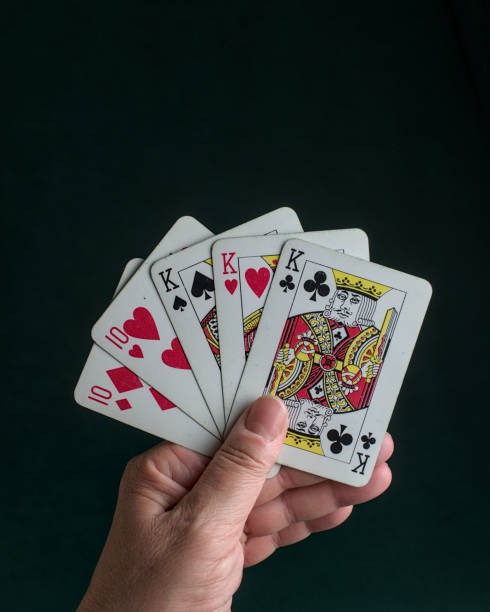 Gaple Online game table on adugaming showing player positions and tile board